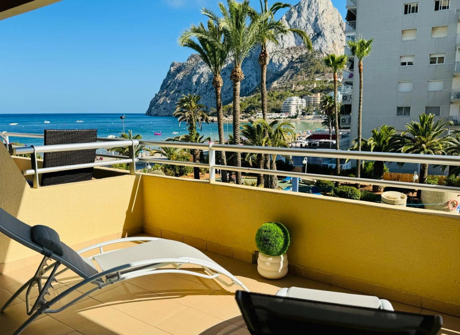 Calpe By The Sea Edificio Turmalina Apartman Kültér fotó